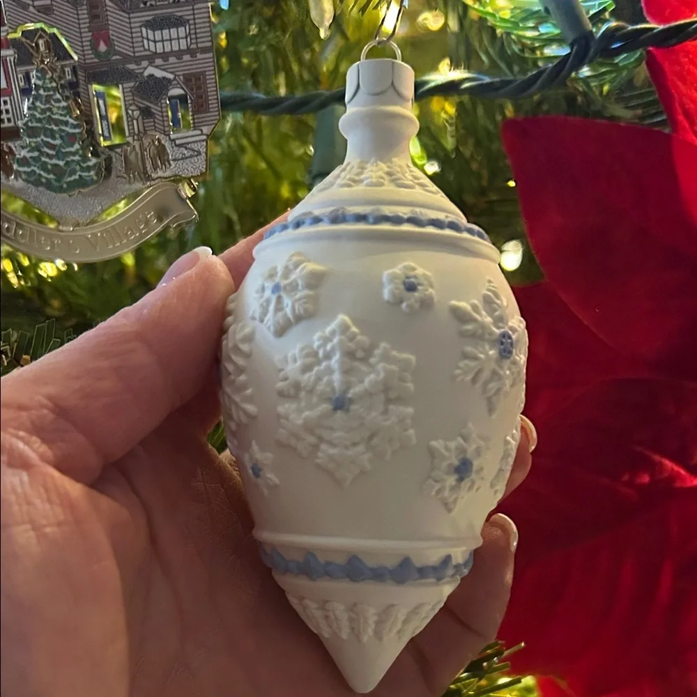Wedgewood snowflake tear drop ornament